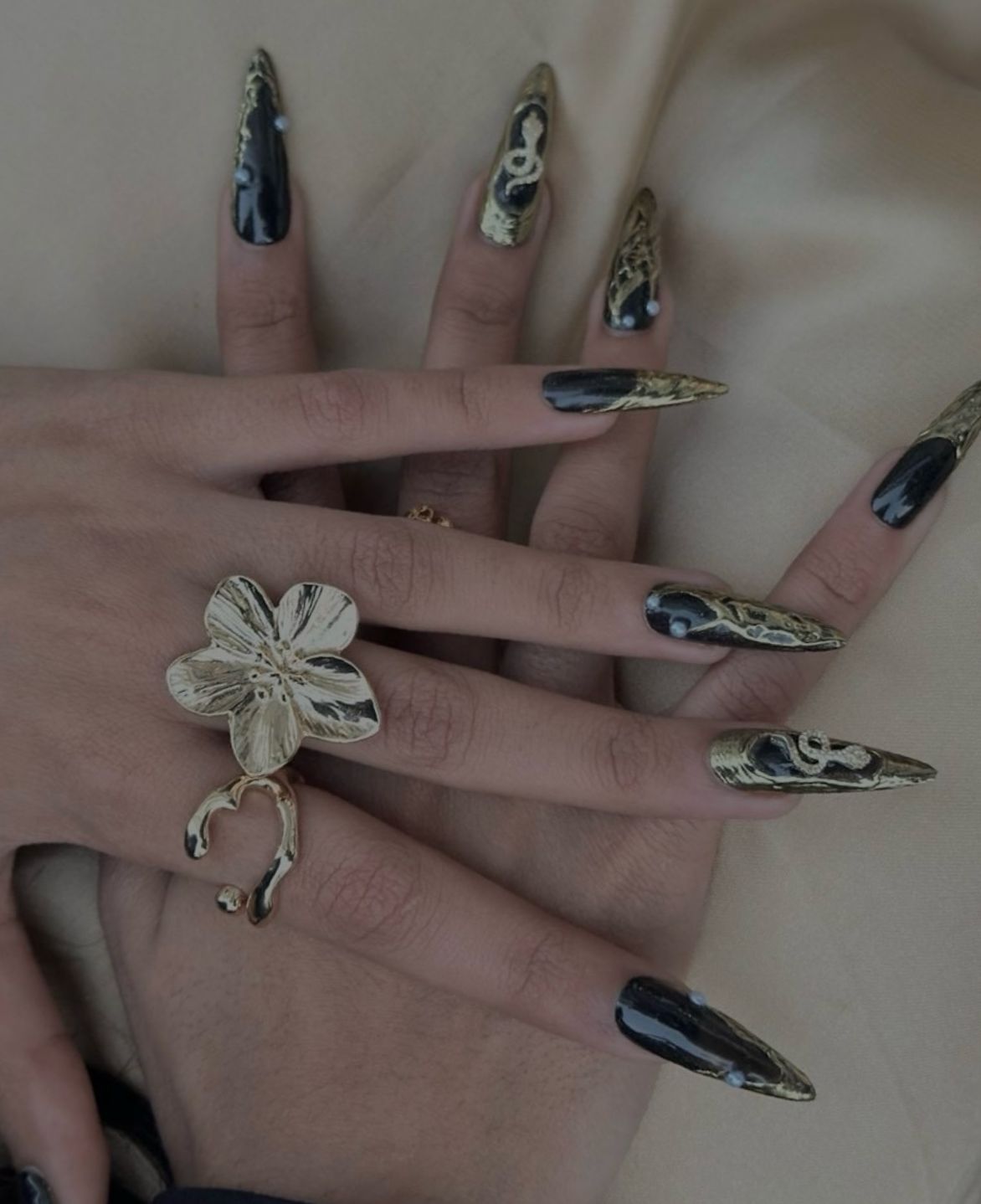 Noir Serpent Pearl Stiletto
